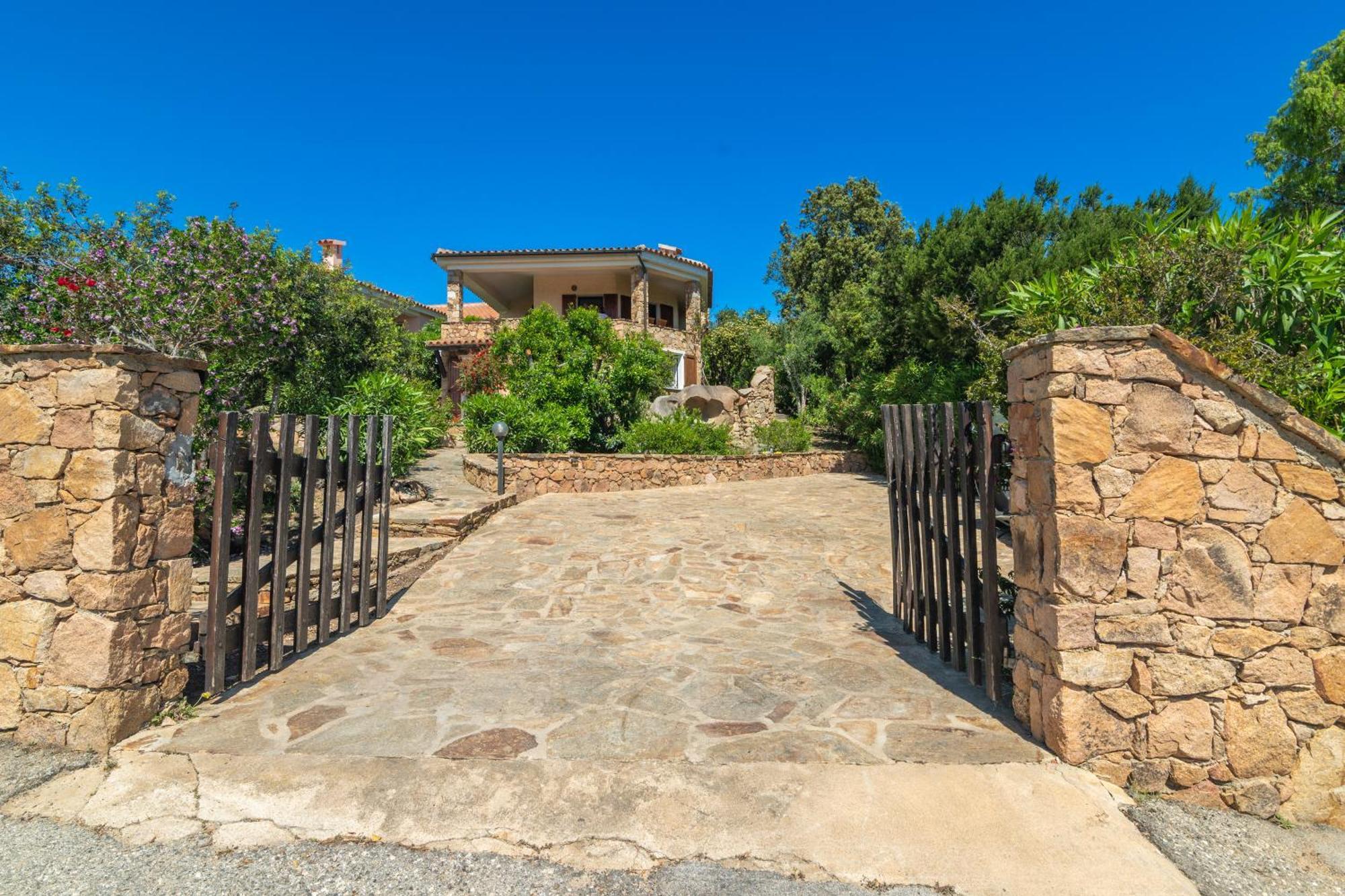 Villa Vista Mare Cala Ginepro Punta Molara Экстерьер фото
